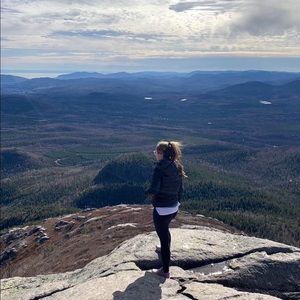 Meet your Posher, Laurie